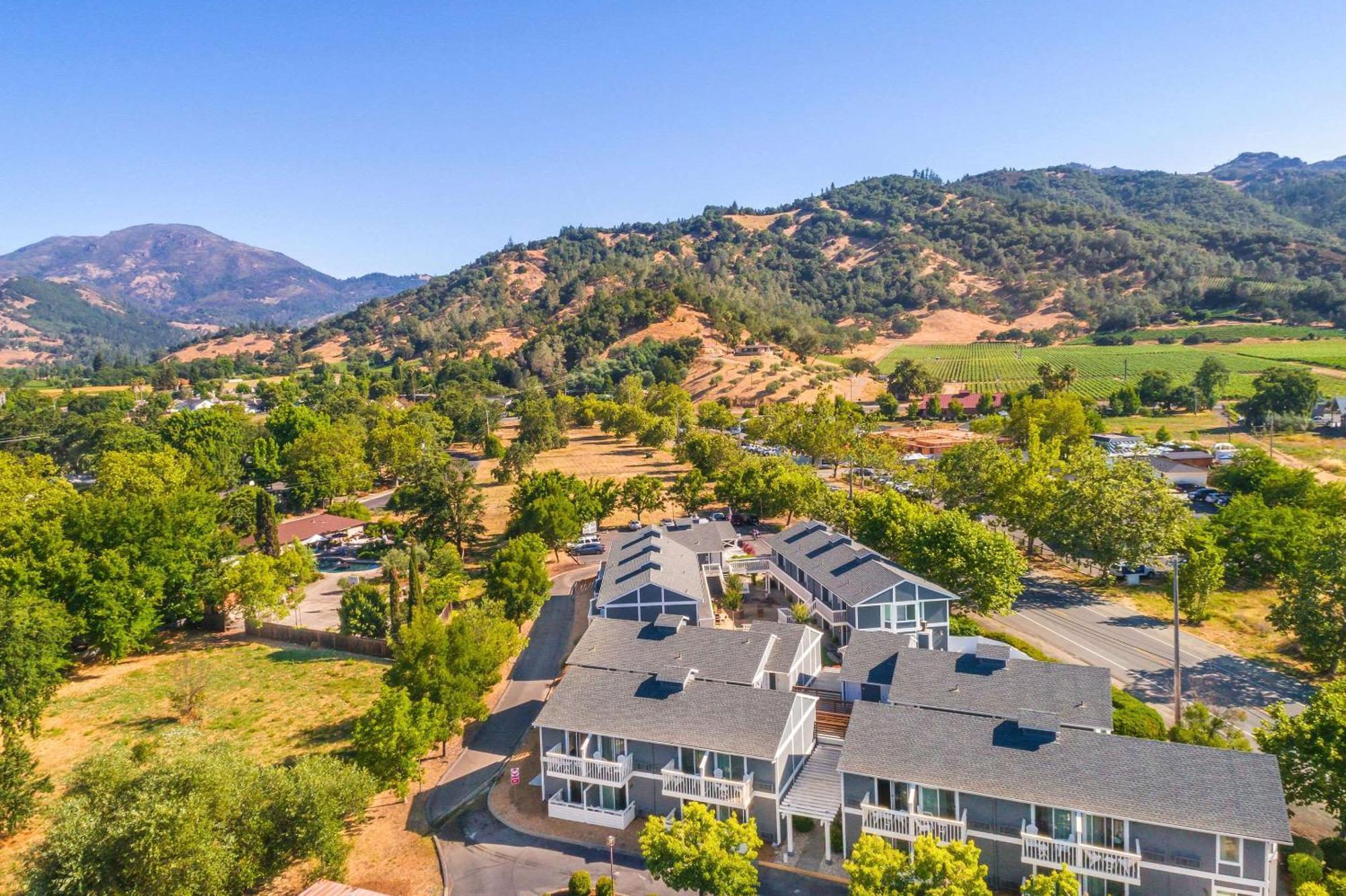 Upvalley Inn & Hot Springs, Ascend Hotel Collection Calistoga Exterior photo